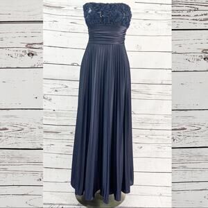 Simplicity navy pleated dress Strapless beaded